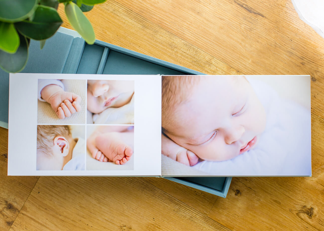 aufgeschlagenes Babyfotoalbum