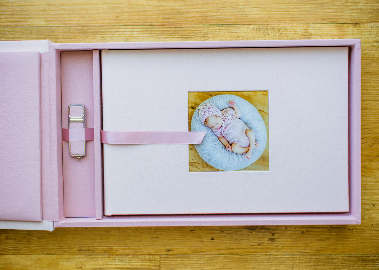 rosa Babyalbum in passender Box, Fotostudio Pockau